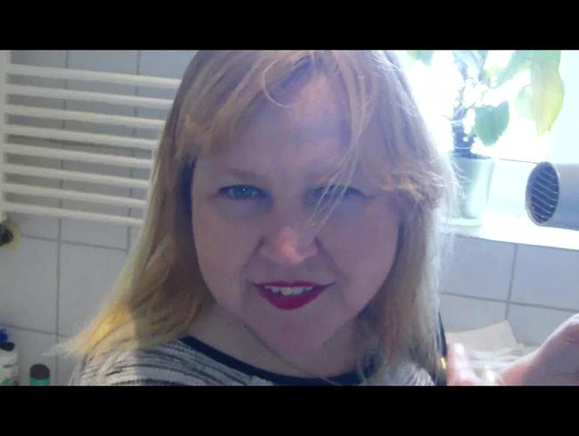 Eingenässt beim Haare Fönen