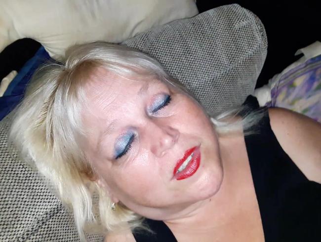 Es tut gut sich die Fotze zu wichsen