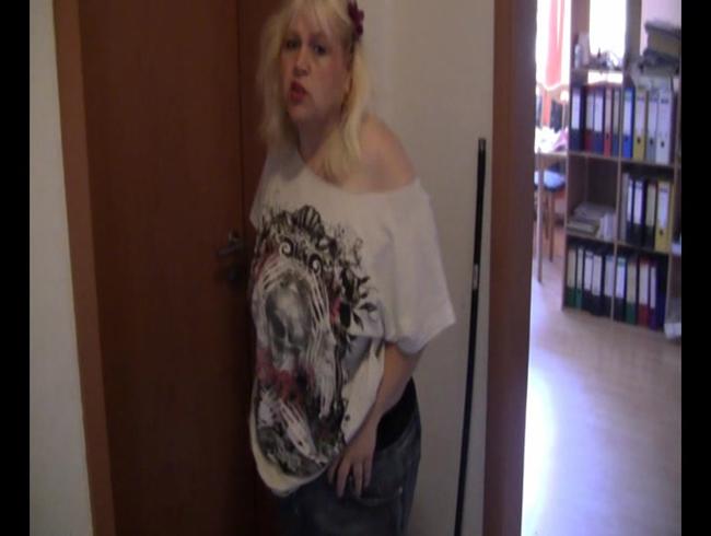 Im Wäschekorb gepisst