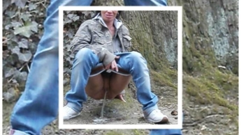 In Jeans und Turnschuhe …