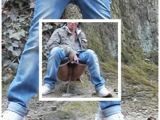 In Jeans und Turnschuhe …