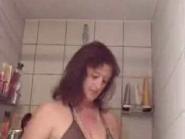 In die Duschewanne gestrullert