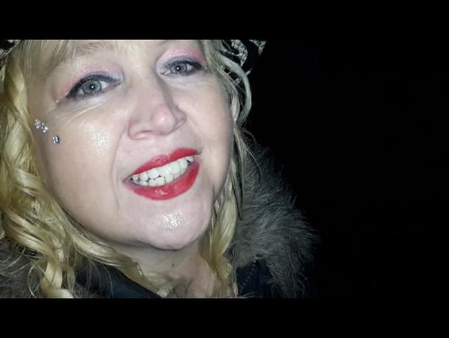 Karnevals Sperma am Strassenrand (kein Ton)