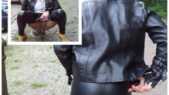 Latexleggins +Lederjacken Piss