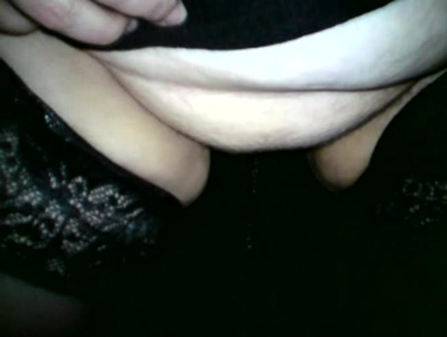 Nachts gepisst auf Parkplatz