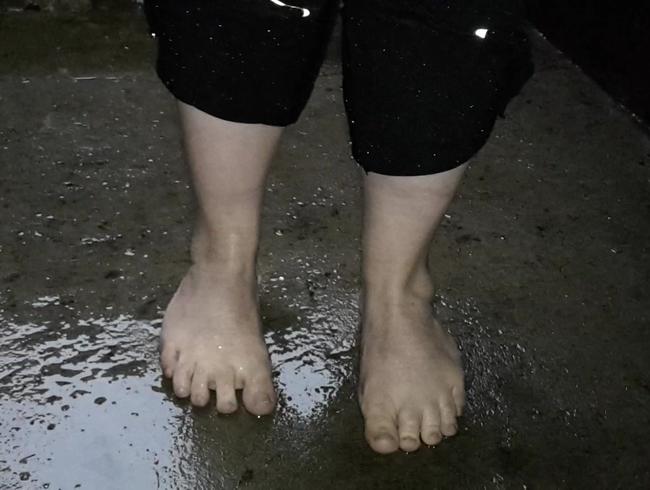 Nasse Fußspielchen im Gewitter