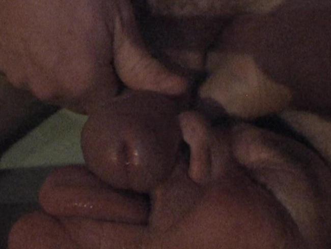 Oma braucht einen Schwanz!