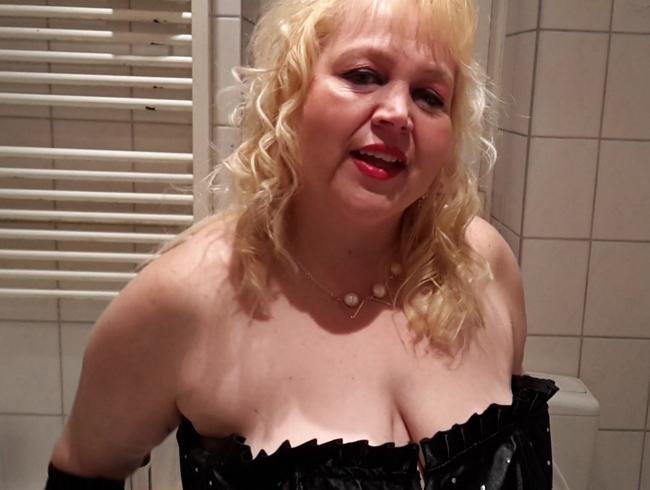 POV – Begleite mich beim pissen