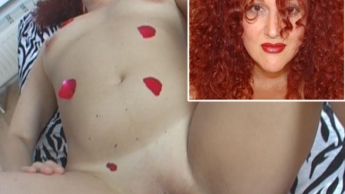 Reife, rothaarige Stute schäumt beim Fick!