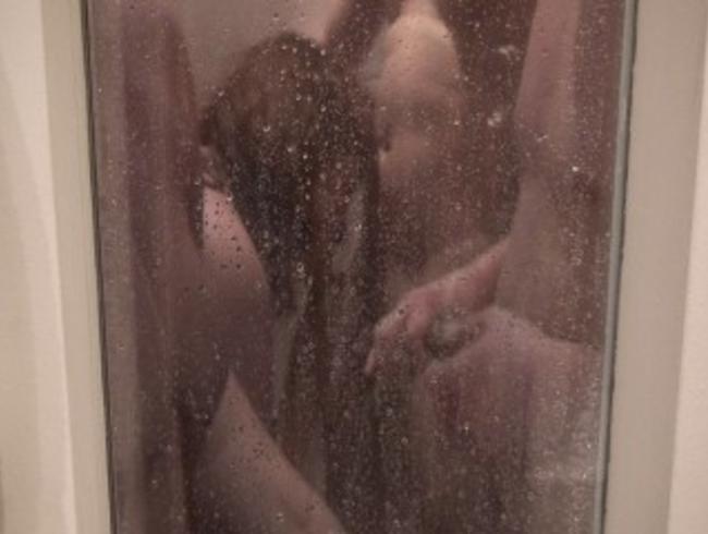 Sex unter der Dusche…