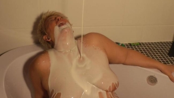 So möchte ich mal in Sperma baden :)