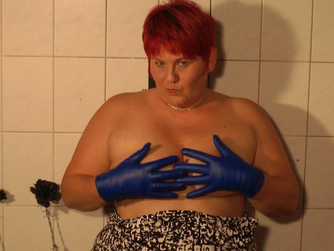 Spiel mit Lederhandschuhen