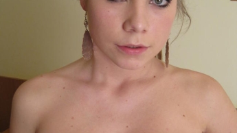 Teeny Petra 1, es war ihr peinlich als ich sie begrabschte