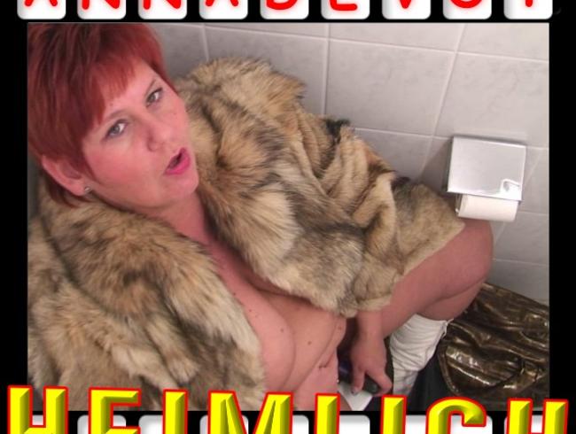 ÜBERWACHUNGSKAMERA im öffentlichen WC – Dildo un