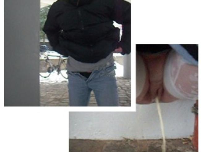 Unter der Stadtbücherei  Publik