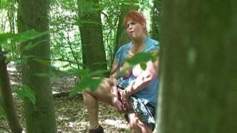 Voyeur – Im Wald masturbiert