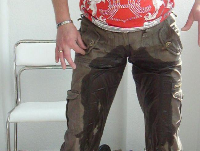 auf den Balkon eingepissst