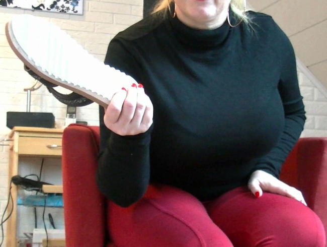 bekomme meinen Schlappen zu spüren