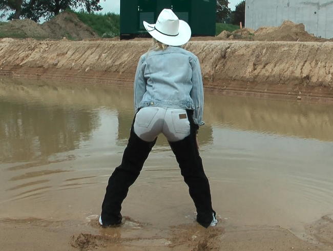 cowgirl pissing