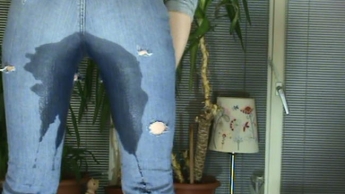 die gelöcherte jeans