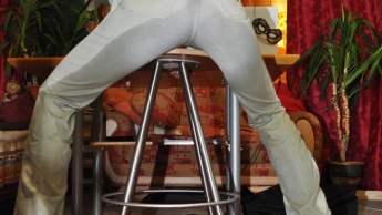 einpissen in buisness….