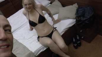 geile Sau in Serbia strippt