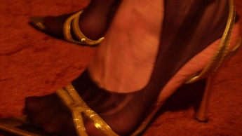 meine nylons zerreisse ich jetzt restlos