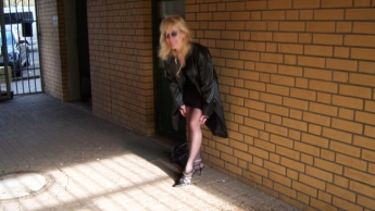 outdoor pissen in hofeingang