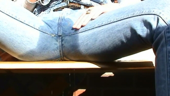 und die pisse prasselt…….