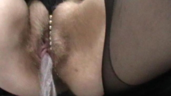 und jetzt wird die muschi,trocken geleckt.