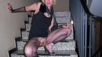 user treppenhaus vollpissen