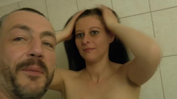 wer will sie ? GB schlampe pisst