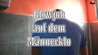 Blowjob auf dem Männerklo
