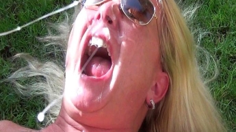 Mega-Spermaladung in meine Fresse durch ConnyDachs!