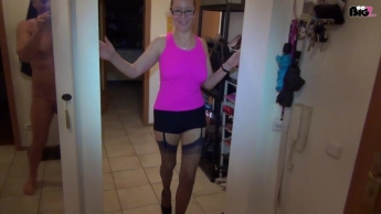 Nachbarslümmel fickt mich in Strapsen