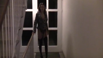 Nachts in Strapsen unterwegs