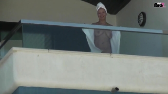 Public Sex Action auf dem Hotelbalkon
