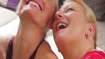 Tina´s und Rosella´s Perverse-Piss-Compilation!