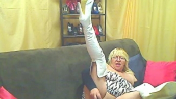 Feuchte Fotze in Overknees