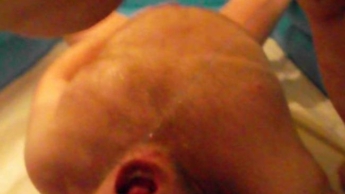 Ich pisse in in den Mund und ficke gleich