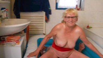 Lecken und ficken in nassen Sachen