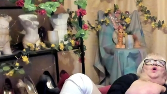 Geile Möse ,fetten Hintern und geile fette Hänge Titten